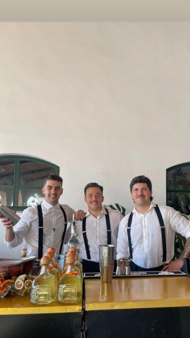 Equipo de bartender servicio de boda Córdoba